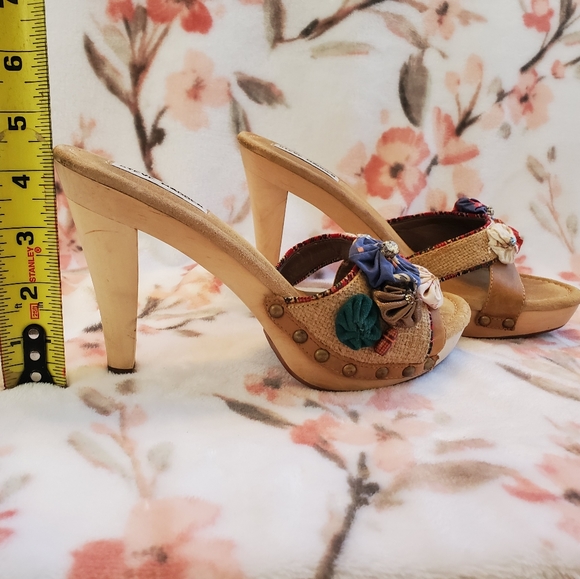 (SOLD) Steve Madden Embellished Sandals - Picture 3 of 6